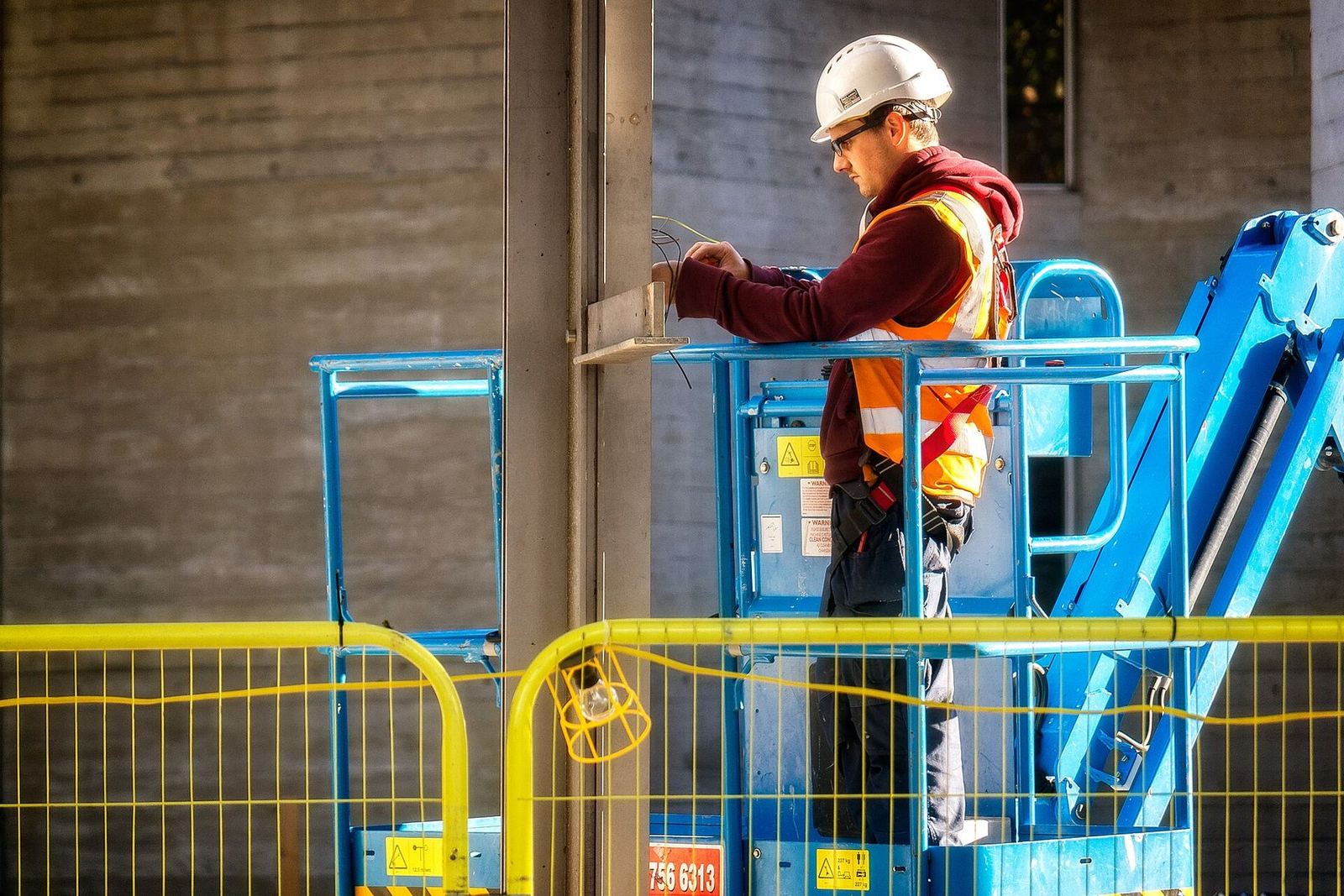 Elektricien aan het werk